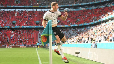 Bek Timnas Jerman, Robin Gosens