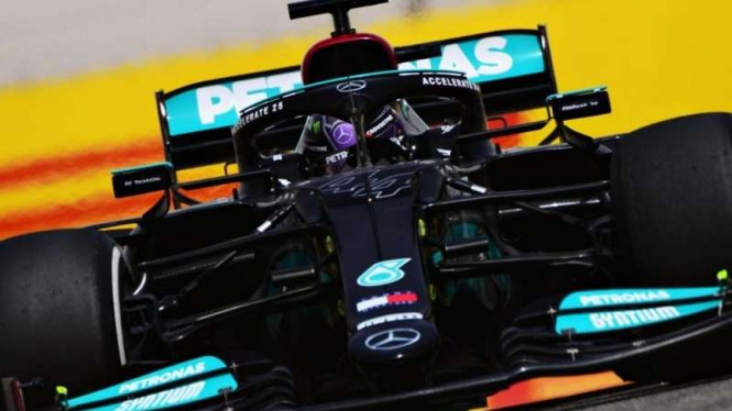 Pembalap Mercedes-AMG Petronas, Lewis Hamilton.