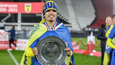Pemain keturunan Indonesia, Ragnar Oratmangoen