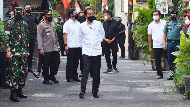 Presiden Jokowi Secara Mendadak Meninjau Pelaksanaan PPKM Mikro di Jakarta