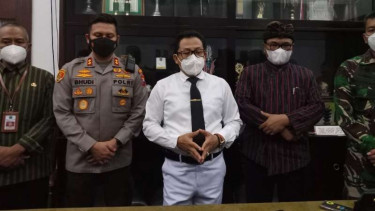 Wali Kota Malang Sutiaji, Kamis, 1 Juli 2021, mengumumkan penerapan kebijakan PPKM Darurat untuk pengendalian COVID-19 seluruh mal di kota itu harus tutup selama dua pekan mulai 3 Juli.