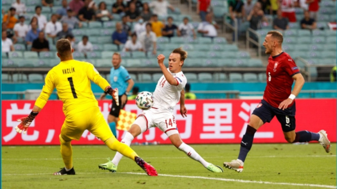 Duel Timnas Denmark vs Republik Ceko di perempatfinal EURO 2020.
