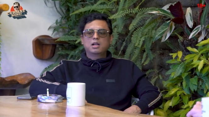Manajer artis, Nanda Persada.