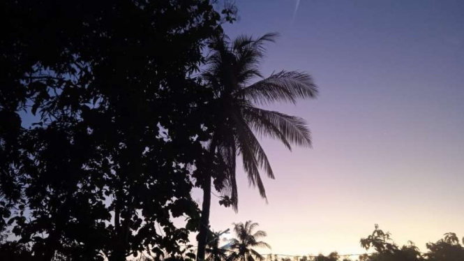 Kondisi langit tanpa awan di Kabupaten Sumenep, Madura, pada Selasa petang.