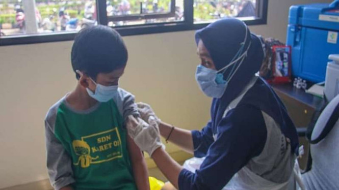 Vaksinasi COVID-19 untuk anak-anak
