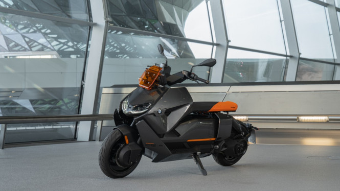 Motor listrik BMW CE04