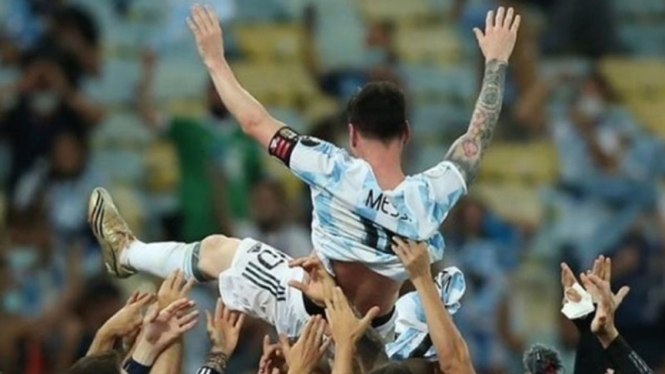 Lionel Messi usai juara Copa America 2021.