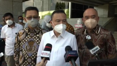 Wakil Ketua DPR RI Sufmi Dasco Ahmad bersama Sekjen DPR meninjau Gedung DPR
