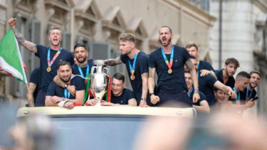 Pesta juara pemain Timnas Italia.