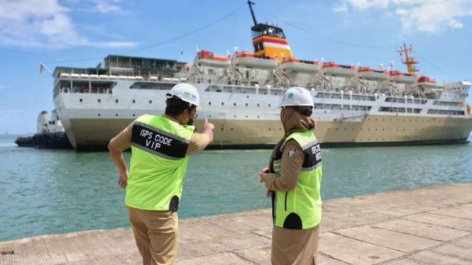 Kapal Pelni di Makassar tempat isolasi COVID-19. Wali Kota meninjau
