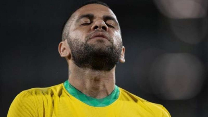 Bek Timnas Brasil, Dani Alves.
