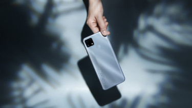 Realme C25s.