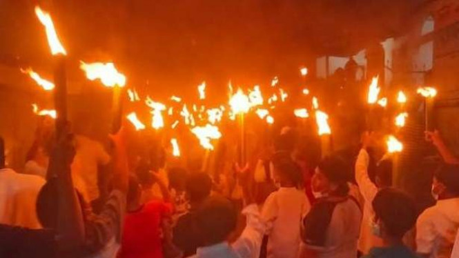 Umat muslim Kelurahan Namaelo, Maluku gelar pawai obor sambut takbiran Idul Adha