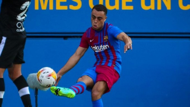 Pemain Barcelona, Sergino Dest dalam uji coba melawan Gimnastic