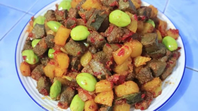Ilustrasi Sambal Goreng Kentang Ati Sapi