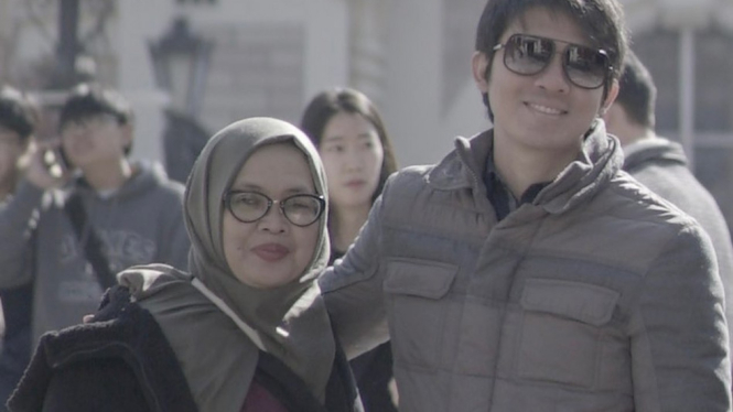 Irwansyah dan Ibundanya