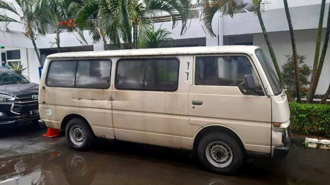 Nissan Urvan lansiran 1983 yang dilelang BPOM.