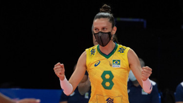 Macris Carneiro, atlet voli putri Brasil.
