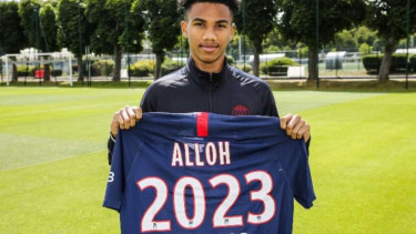 Bek kiri PSG, Teddy Alloh.