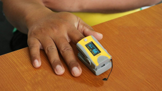 Ilustrasi oximeter/oxymeter.