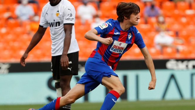 Bryan Gil saat bermain untuk Eibar