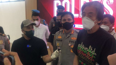 Irfan Hakim dan Sahabatnya di Polres Bogor saat konpres pencurian arwana.