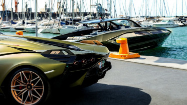 Mobil Lamborghini Sian dan kapal Tecnomar for Lamborghini 63.