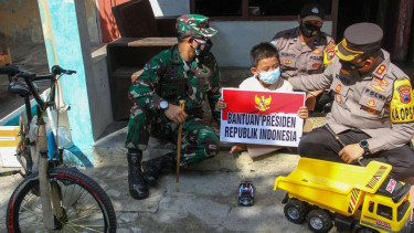 Ghifari Terima Bantuan Pendidikan Dari Presiden Joko Widodo