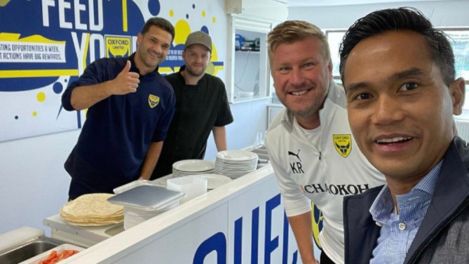 Anindya Bakrie kunjungi Oxford United