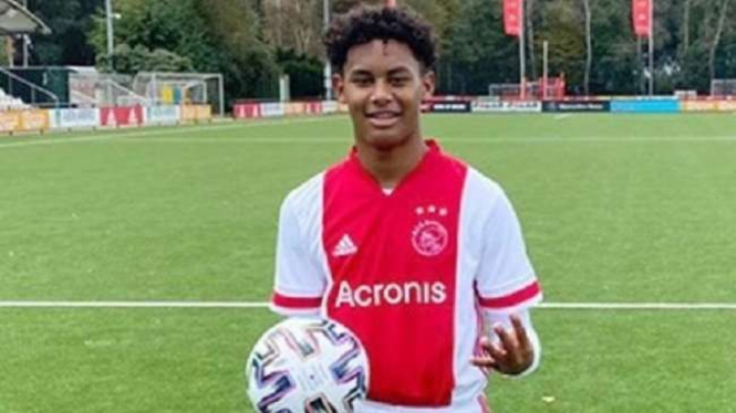 Pemain Ajax Amsterdam junior, Noah Gesser
