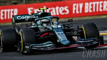 Pembalap Aston Martin, Sebastian Vettel.