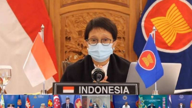 Menlu Retno Marsudi di pertemuan ASEAN