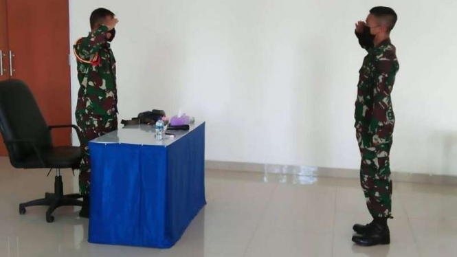 VIVA Militer: Dankolatmar, Kolonel (Mar) I Made Sukada (kiri)