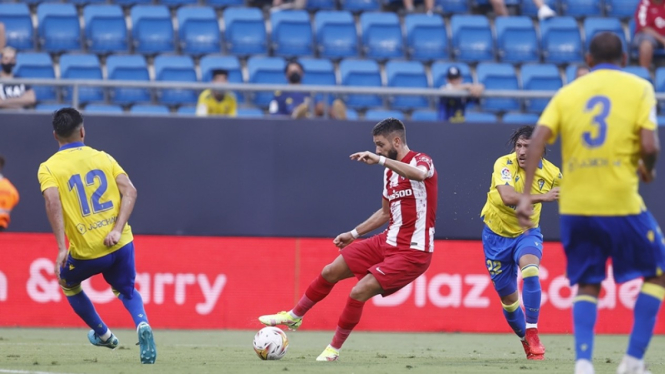 Pertandingan Cadiz melawan Atletico Madrid