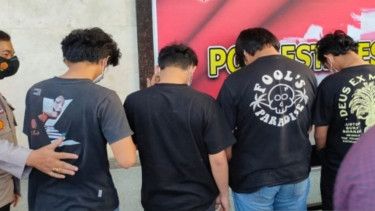 Sejumlah remaja diamankan polisi saat aksi tarung bebas di Kota Makassar