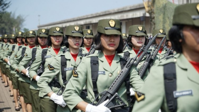 Human Rights Watch mengatakan tes keperawanan sudah dilakukan TNI lebih dari 50 tahun. (Supplied: Kompas/Kristian Erdianto)