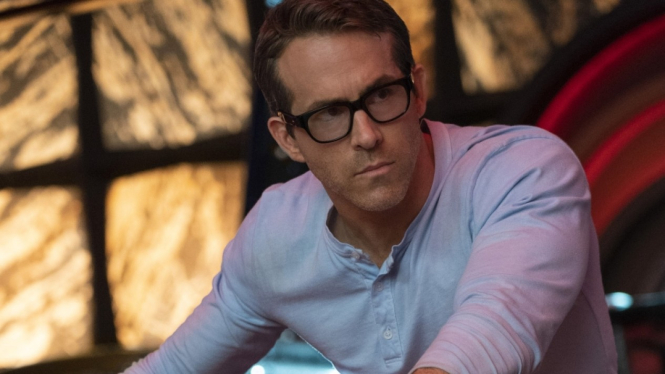 Ryan Reynolds sebagai Guy di film Free Guy.