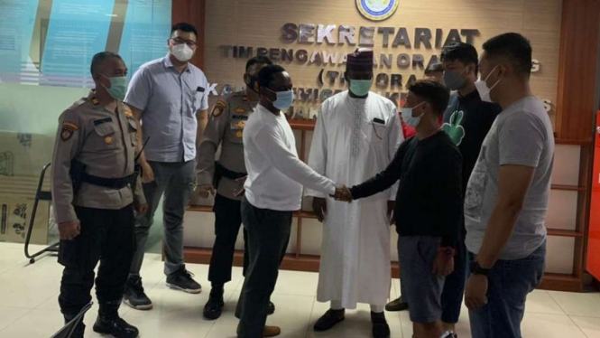 Petugas Imigrasi dan Diplomat Nigeria akhirnya berdamai.