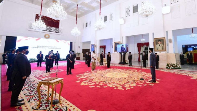 Penganugerahan Tanda Kehormatan Tahun 2021 Oleh Presiden Jokowi