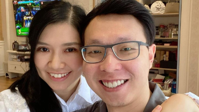 dr. Richard Lee dan istrinya, Reni Effendi.