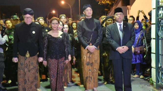 Ganjar Pranowo mengikuti kirab di Pura Mangkunegaran Solo beberapa waktu lalu.