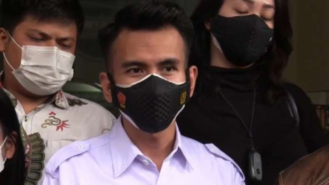 Adam Deni saat di Polda Metro Jaya