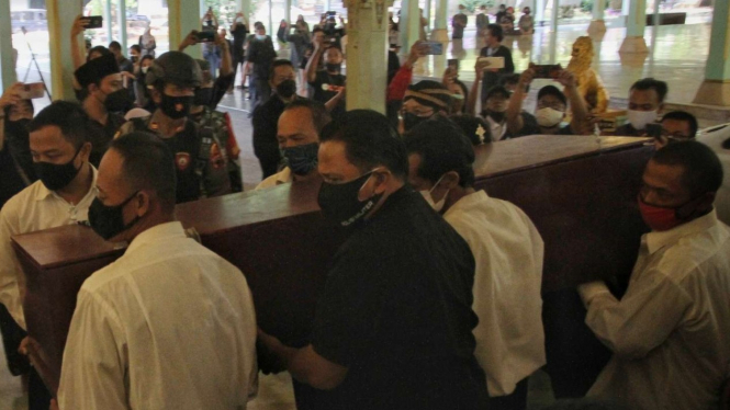 Peti jenazah KGPAA Mangkunegara IX.