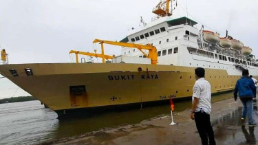 Kapal Milik Pelni yang Digunakan Untuk Pasien Isolasi COVID-19 di Medan