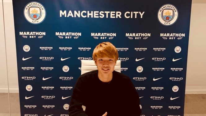 Ko Itakura, bek Manchester City asal Jepang