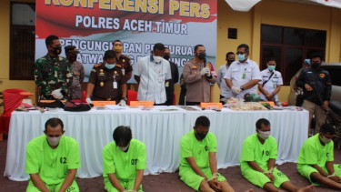 Polres Aceh Timur mengungkap pelaku pemenggalan kepala gajah di Aceh Timur