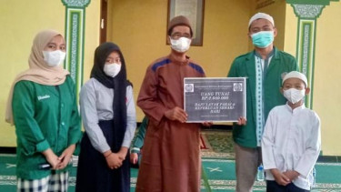 Bantuan Kemanusiaan Mahasiswa Uhamka di Panti Asuhan Al-Mukhlisin