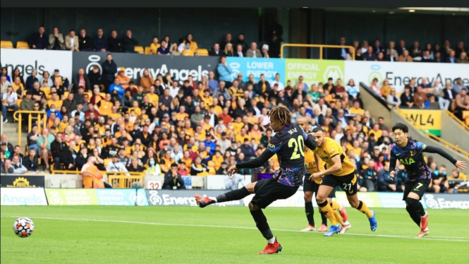 Pertandingan Wolves vs Spurs. 