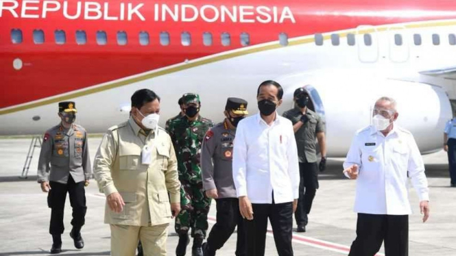 Presiden Jokowi, Menhan Prabowo Subianto dan Gubernur Kaltim isran Noor