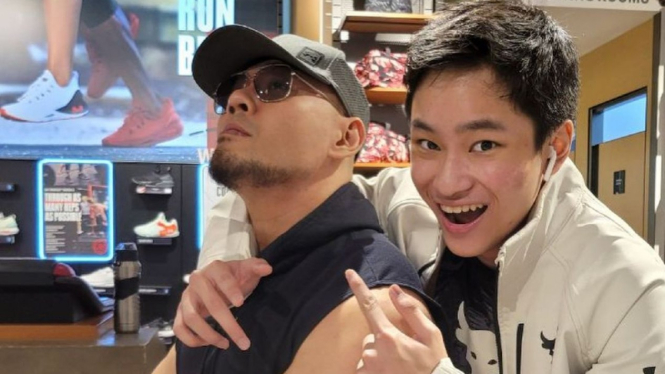 Deddy dan Azka Corbuzier.